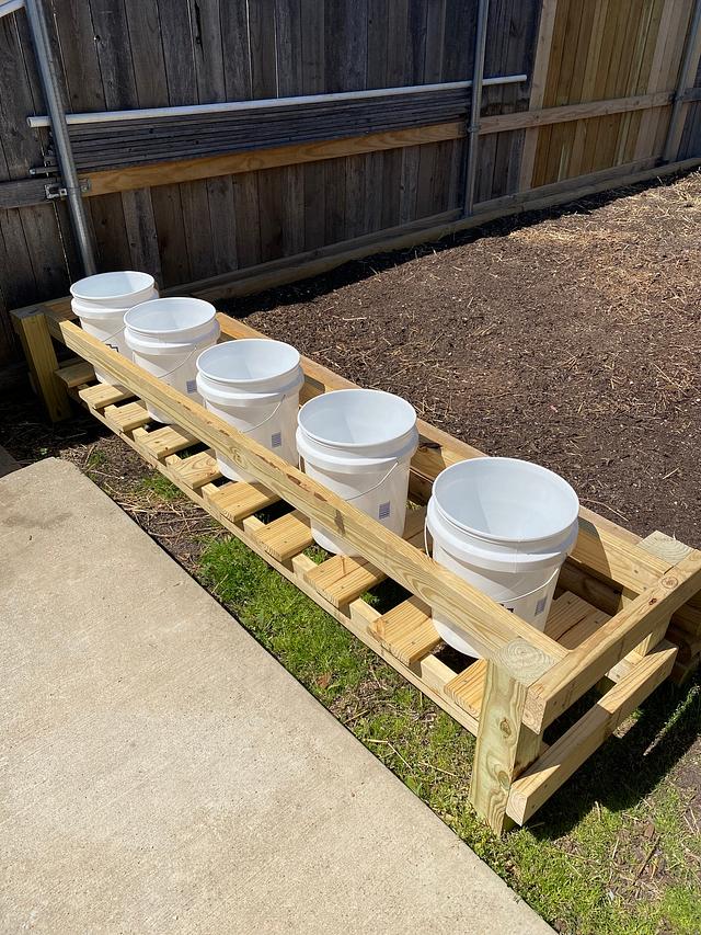 5  Gallon Bucket Growing Table